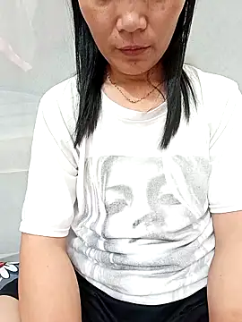 Snapshot of Asian_girl13 chatting on May 11, 2026, 4:04 pm Asian girl13 online show from May 11, 2026, 4:04 pm