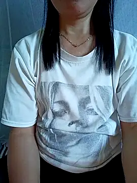 Snapshot of Asian_girl13 chatting on May 29, 2026, 2:17 am Asian girl13 online show from May 29, 2026, 2:17 am