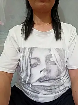 Snapshot of Asian_girl13 chatting on May 12, 2026, 2:01 pm Asian girl13 online show from May 12, 2026, 2:01 pm