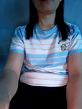 Snapshot of Asian_girl13 chatting on May 3, 2026, 1:55 am Asian girl13 online show from May 3, 2026, 1:55 am
