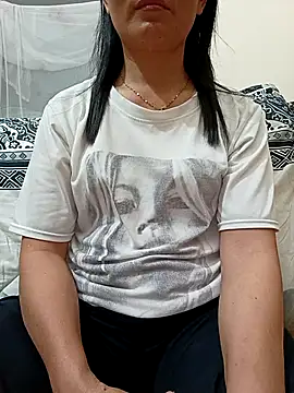 Snapshot of Asian_girl13 chatting on May 6, 2026, 2:32 pm Asian girl13 online show from May 6, 2026, 2:32 pm
