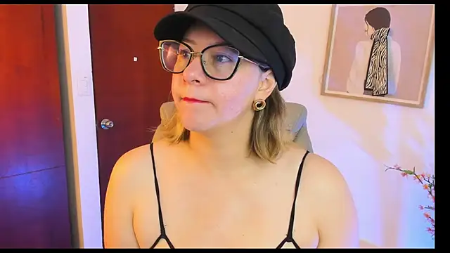 Snapshot of Chanelll_Taylorr_ chatting on October 6, 2025, 9:10 am Chanelll Taylorr online show from October 6, 2025, 9:10 am