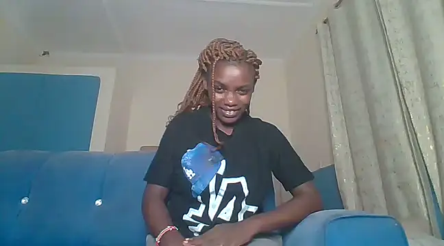 awino001 online show from March 18, 2025, 9:43 pm