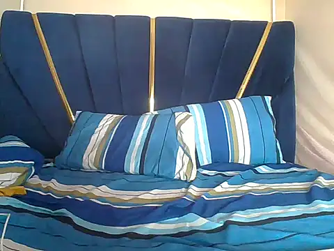 awino001 online show from September 22, 2025, 7:53 pm