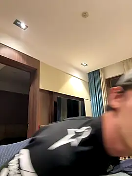 Snapshot of 1a1a1alll chatting on November 7, 2025, 5:50 pm 1a1a1alll online show from November 7, 2025, 5:50 pm