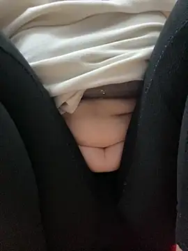 Milk Mom99 online show from December 17, 2025, 1:10 am