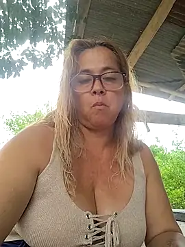 Snapshot of natally_ross21 chatting on May 4, 2026, 12:41 pm natally ross21 online show from May 4, 2026, 12:41 pm