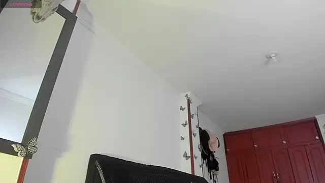 Fiore Sanz  online show from February 4, 2025, 4:15 am