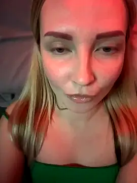 Snapshot of Aleksandrakis chatting on October 31, 2025, 7:32 pm Aleksandrakis online show from October 31, 2025, 7:32 pm