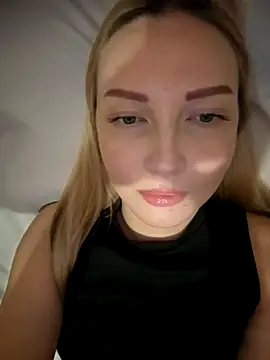 Snapshot of Aleksandrakis chatting on November 20, 2025, 10:38 am Aleksandrakis online show from November 20, 2025, 10:38 am