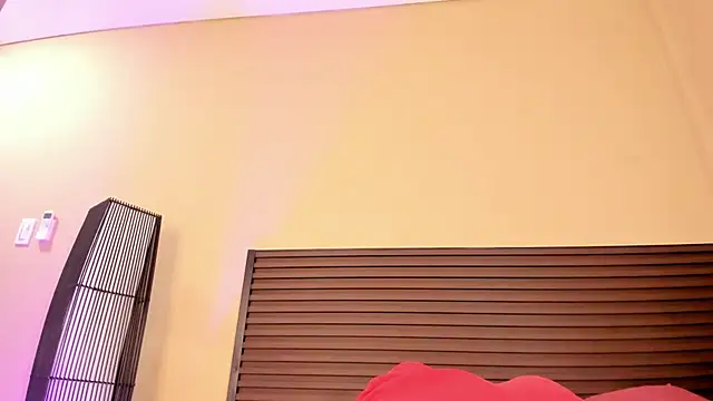 Snapshot of Kim_Baker1 chatting on December 20, 2025, 8:33 pm Kim Baker1 online show from December 20, 2025, 8:33 pm