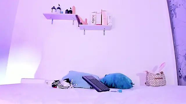 Snapshot of Kim_Baker1 chatting on October 28, 2025, 8:08 pm Kim Baker1 online show from October 28, 2025, 8:08 pm