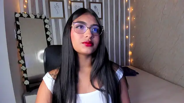 Snapshot of sabrinahimss chatting on March 19, 2025, 10:20 pm sabrinahimss online show from March 19, 2025, 10:20 pm