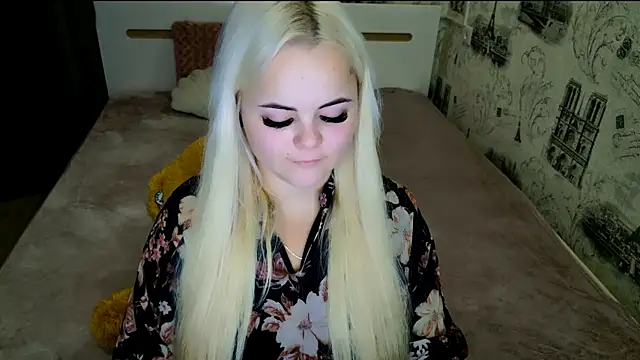 Snapshot of lovely-eyes chatting on September 18, 2025, 7:28 pm lovely-eyes online show from September 18, 2025, 7:28 pm