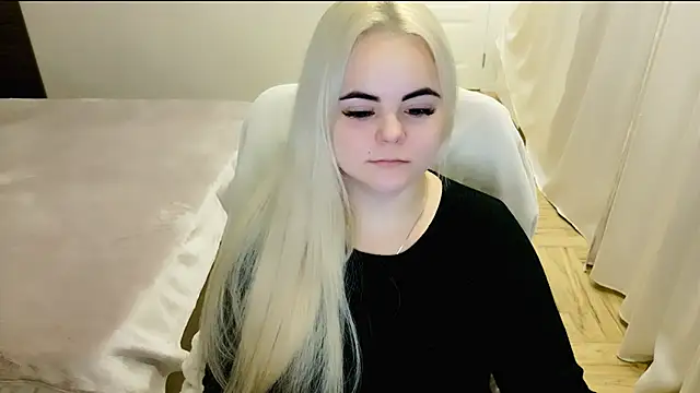 Snapshot of lovely-eyes chatting on February 28, 2025, 2:42 am lovely-eyes online show from February 28, 2025, 2:42 am