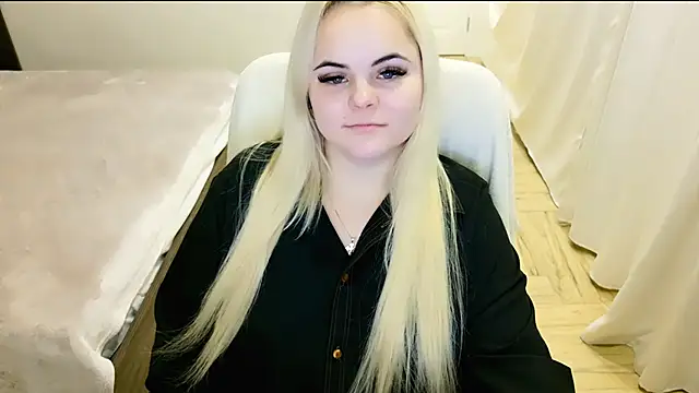 Snapshot of lovely-eyes chatting on February 11, 2025, 8:42 pm lovely-eyes online show from February 11, 2025, 8:42 pm