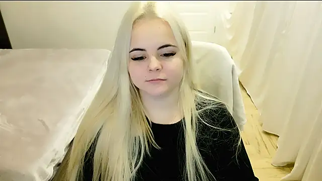 Snapshot of lovely-eyes chatting on February 25, 2025, 9:15 pm lovely-eyes online show from February 25, 2025, 9:15 pm