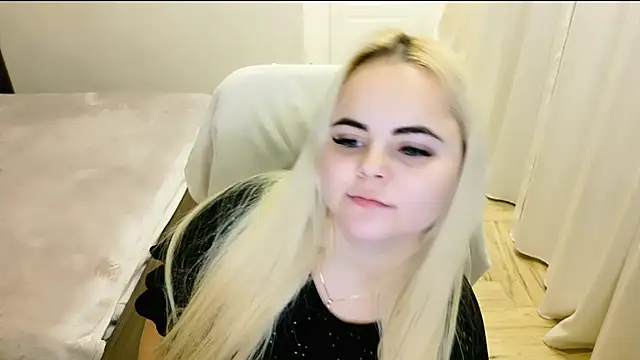 Snapshot of lovely-eyes chatting on February 15, 2025, 3:52 am lovely-eyes online show from February 15, 2025, 3:52 am