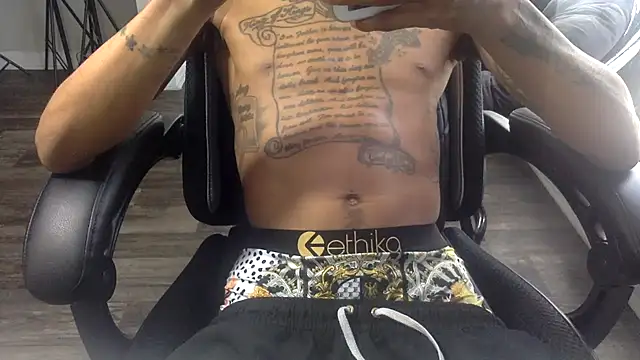 Snapshot of KingDerRico chatting on January 13, 2026, 7:40 pm KingDerRico online show from January 13, 2026, 7:40 pm