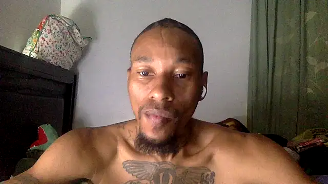 Snapshot of KingDerRico chatting on October 28, 2025, 9:58 pm KingDerRico online show from October 28, 2025, 9:58 pm