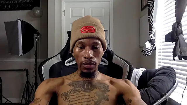 Snapshot of KingDerRico chatting on February 5, 2026, 6:37 pm KingDerRico online show from February 5, 2026, 6:37 pm