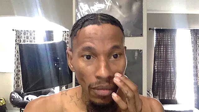 Snapshot of KingDerRico chatting on December 17, 2025, 4:56 pm KingDerRico online show from December 17, 2025, 4:56 pm