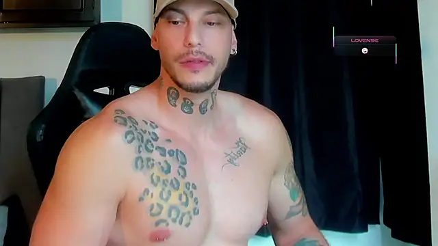 Snapshot of RickG_Oficial chatting on March 27, 2026, 9:16 pm RickG Oficial online show from March 27, 2026, 9:16 pm