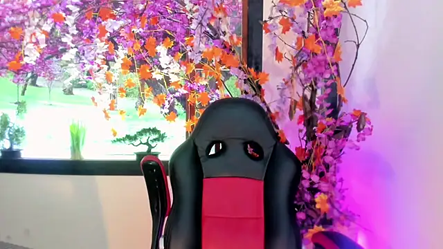 Snapshot of Susan_DiSantys chatting on March 21, 2025, 5:45 pm Susan DiSantys online show from March 21, 2025, 5:45 pm