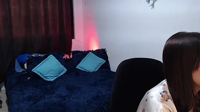 Zoe--khalL online show from February 6, 2026, 5:03 am