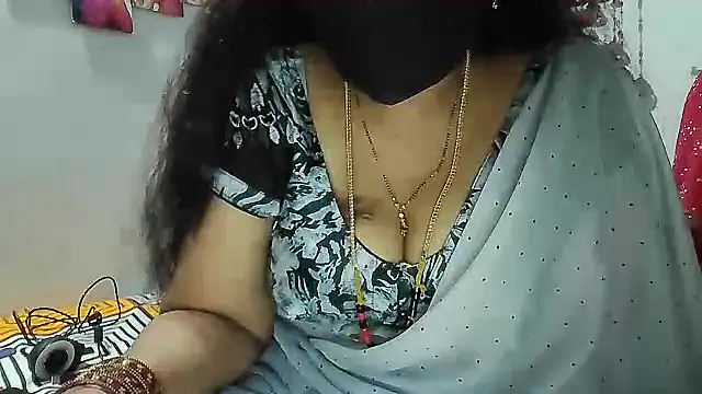 Snapshot of Rani_Darling_99 chatting on October 4, 2025, 6:42 pm Rani Darling 99 online show from October 4, 2025, 6:42 pm