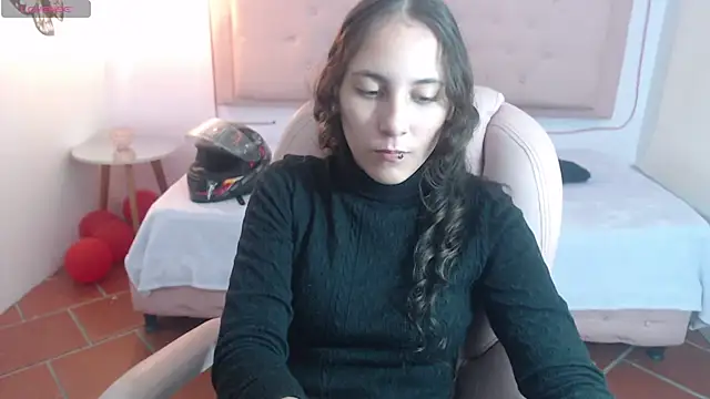 xlunna online show from February 28, 2025, 7:25 pm