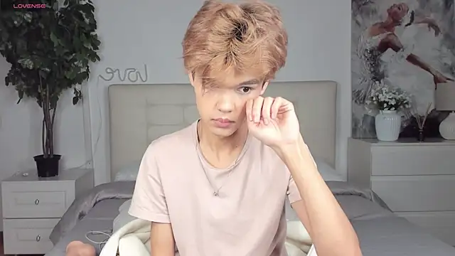 Felix Rey online show from October 7, 2025, 4:08 pm