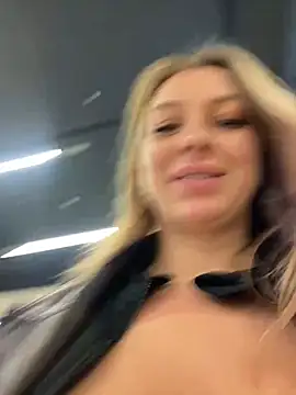 Snapshot of Sweet___Emily chatting on January 15, 2025, 3:50 pm Sweet   Emily online show from January 15, 2025, 3:50 pm