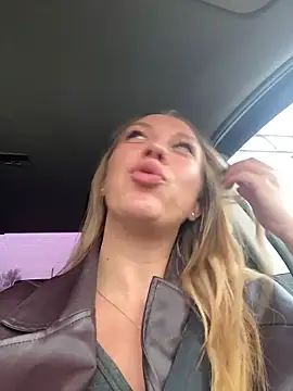 Sweet   Emily online show from November 10, 2025, 12:21 pm