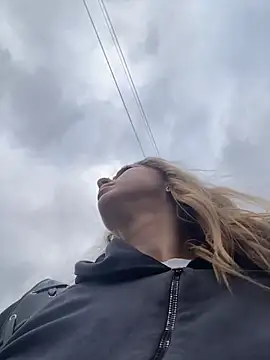 Snapshot of Sweet___Emily chatting on October 6, 2025, 1:12 pm Sweet   Emily online show from October 6, 2025, 1:12 pm