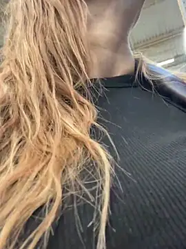 Snapshot of Sweet___Emily chatting on January 14, 2025, 10:23 pm Sweet   Emily online show from January 14, 2025, 10:23 pm