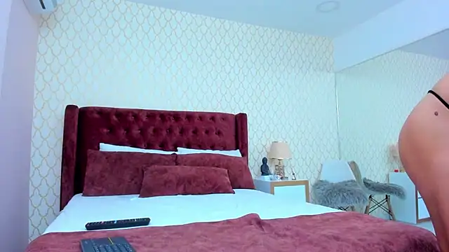 Snapshot of NaiaRosse chatting on February 7, 2025, 12:50 pm NaiaRosse online show from February 7, 2025, 12:50 pm