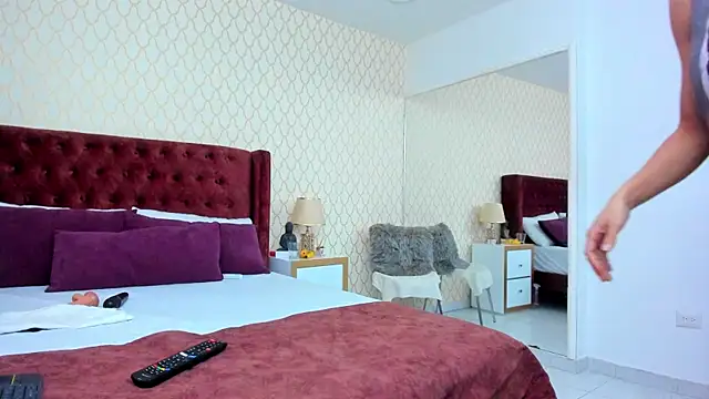 Snapshot of NaiaRosse chatting on March 8, 2025, 9:17 am NaiaRosse online show from March 8, 2025, 9:17 am