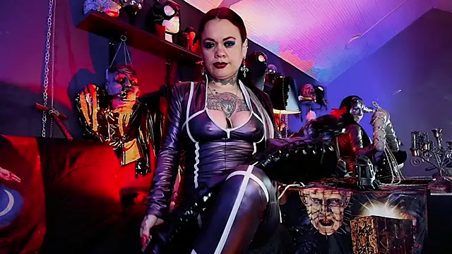 Snapshot of MorganaCrowley chatting on November 17, 2025, 12:31 pm MorganaCrowley online show from November 17, 2025, 12:31 pm