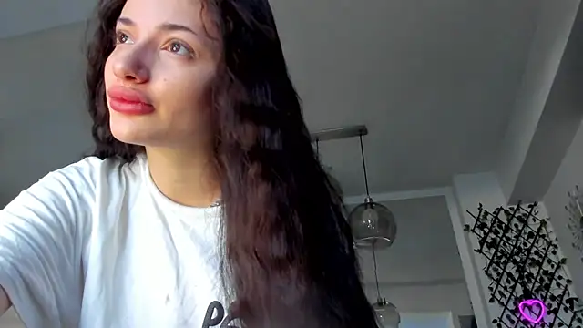 Snapshot of IreneVON chatting on March 4, 2025, 6:04 am IreneVON online show from March 4, 2025, 6:04 am