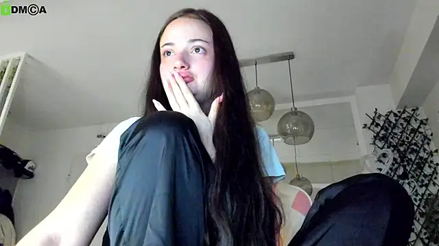 Snapshot of IreneVON chatting on May 9, 2026, 3:21 am IreneVON online show from May 9, 2026, 3:21 am