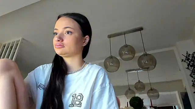 IreneVON online show from November 16, 2025, 6:18 am