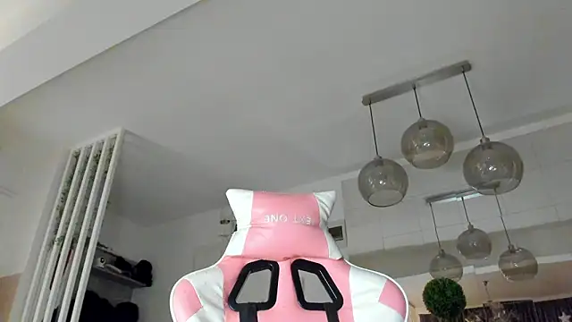 IreneVON online show from February 3, 2026, 5:05 am