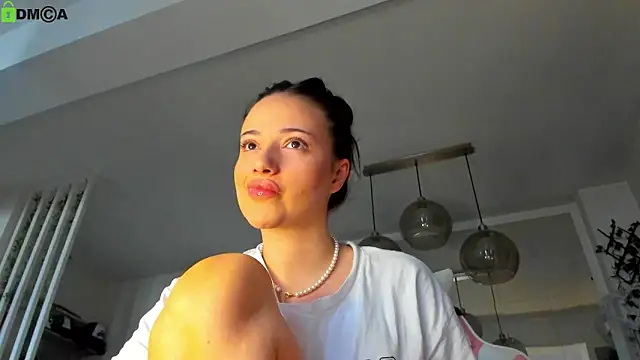 Snapshot of IreneVON chatting on April 21, 2026, 4:41 am IreneVON online show from April 21, 2026, 4:41 am