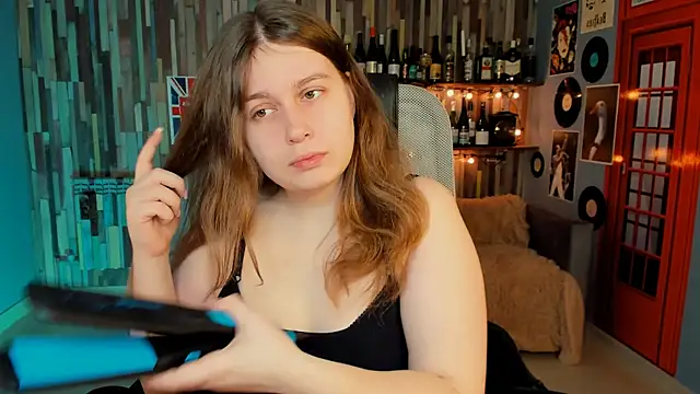 FioraMarmoris online show from January 17, 2026, 5:44 am