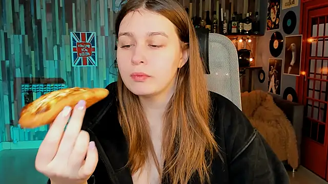 FioraMarmoris online show from January 18, 2026, 7:01 am