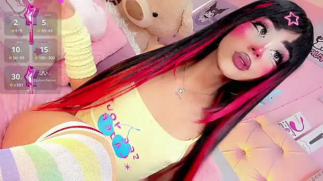 Snapshot of Cute_Roxxy chatting on March 13, 2026, 2:22 pm Cute Roxxy online show from March 13, 2026, 2:22 pm