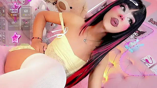 Snapshot of Cute_Roxxy chatting on May 25, 2026, 6:17 pm Cute Roxxy online show from May 25, 2026, 6:17 pm