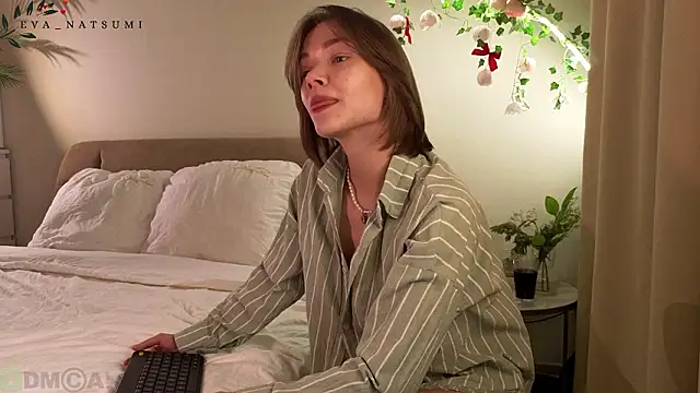 Snapshot of Eva_Natsumi chatting on February 13, 2026, 12:16 pm Eva Natsumi online show from February 13, 2026, 12:16 pm