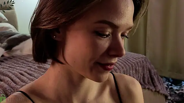 Snapshot of Eva_Natsumi chatting on December 17, 2025, 10:20 am Eva Natsumi online show from December 17, 2025, 10:20 am